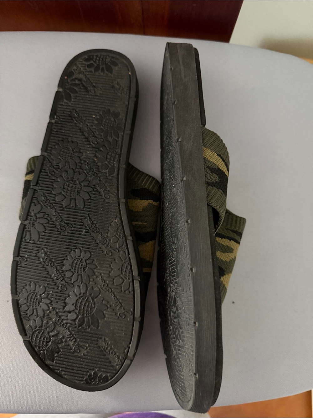 Yellow Box Camo Knit Thong Sandals in Olive & Tan - Picture 2 of 2
